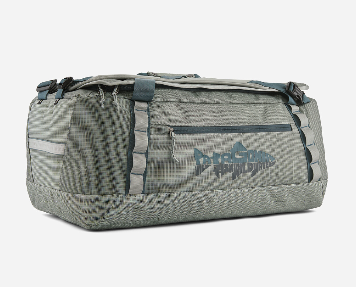 Recycled fabric Patagonia Black Hole Duffel with reinforced handles